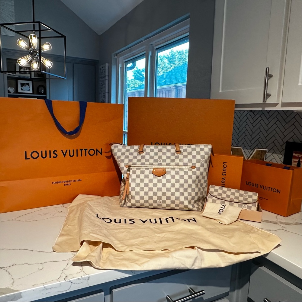 AUTHENTIC LOUIS VUITTON LENA MM TOTE BAG + WALLET